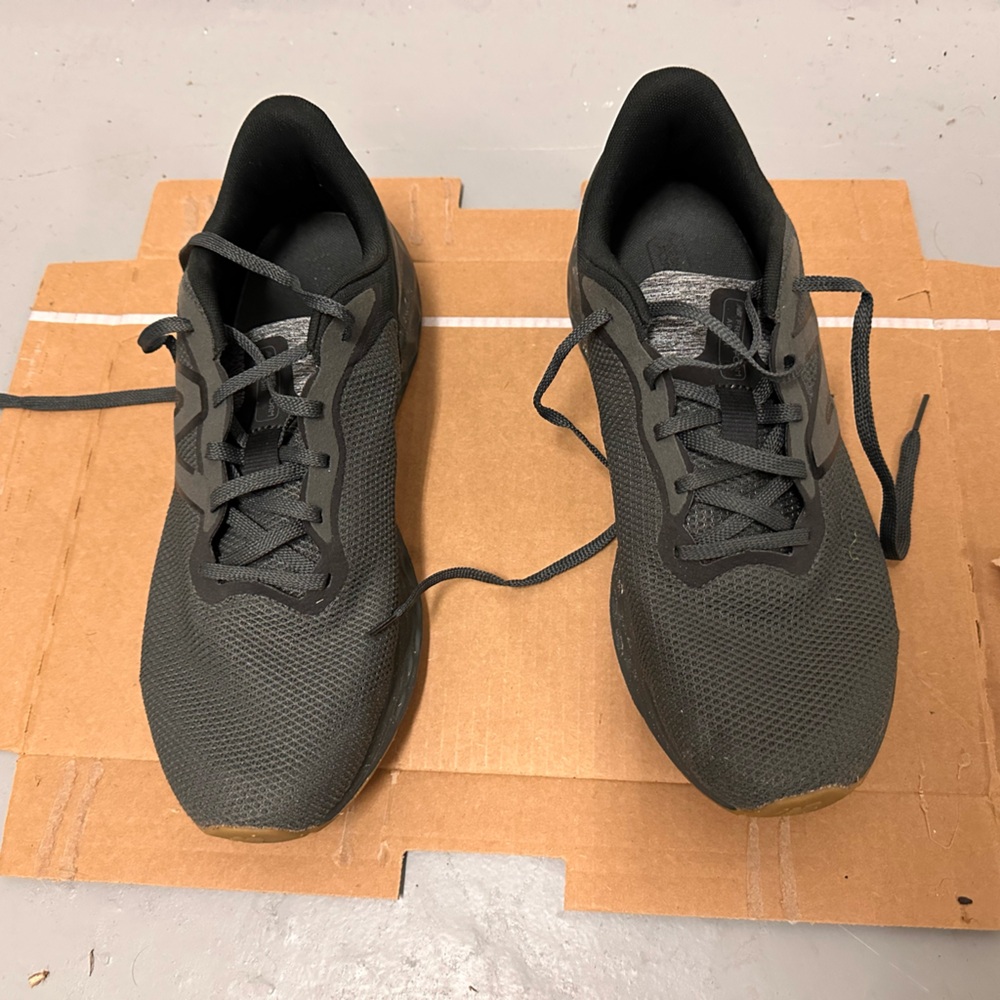 New balance mens shoes 12